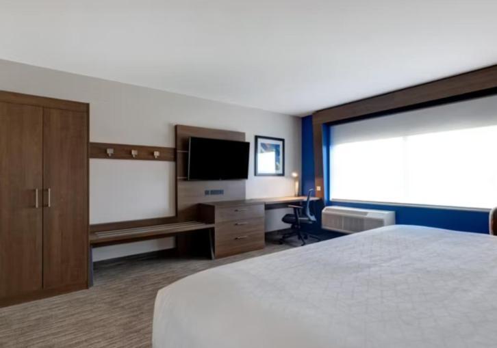 Holiday Inn Express & Suites - Detroit - Dearborn By Ihg Bagian luar foto