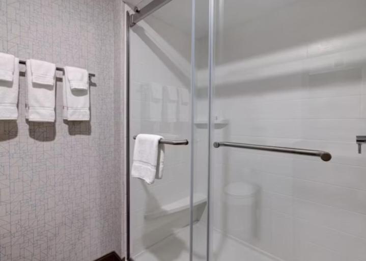 Holiday Inn Express & Suites - Detroit - Dearborn By Ihg Bagian luar foto