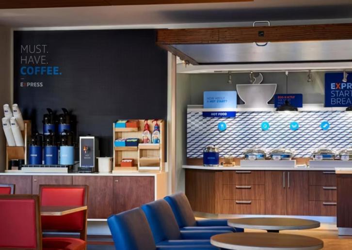 Holiday Inn Express & Suites - Detroit - Dearborn By Ihg Bagian luar foto