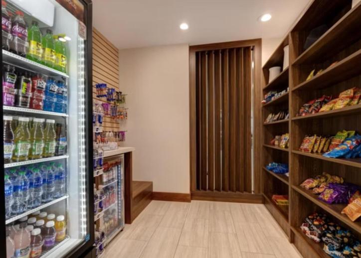 Holiday Inn Express & Suites - Detroit - Dearborn By Ihg Bagian luar foto