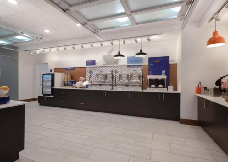 Holiday Inn Express & Suites - Detroit - Dearborn By Ihg Bagian luar foto